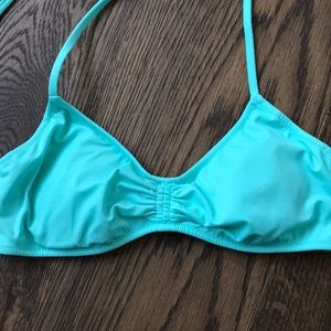 B I K I N I • T O P